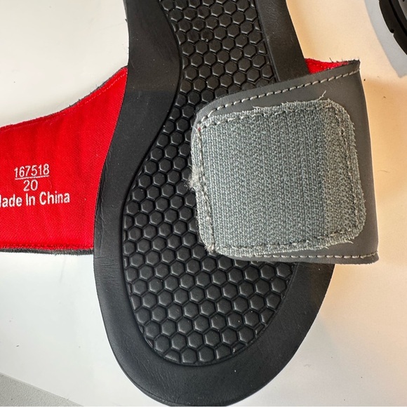NWT Champion Kids Skid resistant slippers size 13 - Picture 9 of 13
